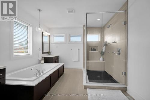134 Staffordshire Court, London North (North L), ON - Indoor Photo Showing Bathroom
