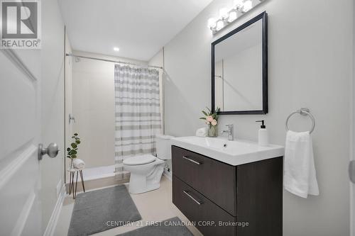 134 Staffordshire Court, London North (North L), ON - Indoor Photo Showing Bathroom