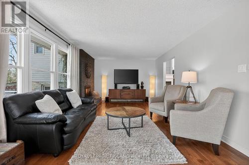 Main Floor: Living Room - 88 Salem Court, London South (South P), ON - Indoor Photo Showing Living Room