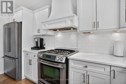 1983 Quarrier Road, London North (North R), ON - Indoor Photo Showing Kitchen With Upgraded Kitchen