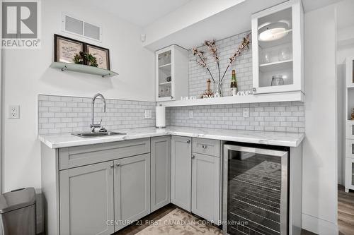 1983 Quarrier Road, London North (North R), ON - Indoor Photo Showing Kitchen