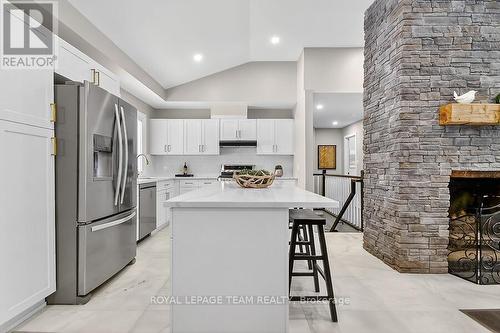 6636 Marina Drive, Ottawa, ON - Indoor Photo Showing Kitchen With Upgraded Kitchen