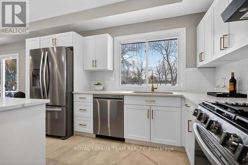 6636 Marina Drive, Ottawa, ON - Indoor Photo Showing Kitchen With Upgraded Kitchen