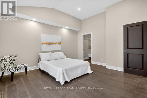 6636 Marina Drive, Ottawa, ON - Indoor Photo Showing Bedroom