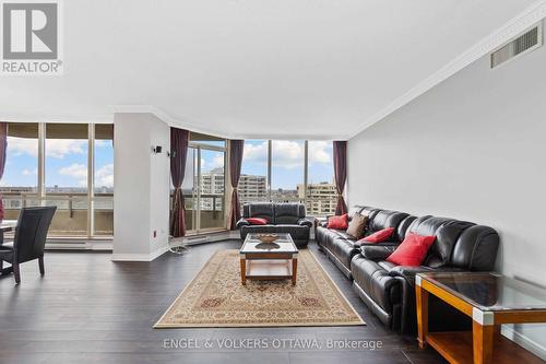 2306 - 1480 Riverside Drive, Ottawa, ON - Indoor Photo Showing Living Room