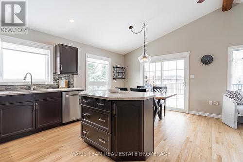 5518 25 Side Road, Essa, ON - Indoor Photo Showing Kitchen