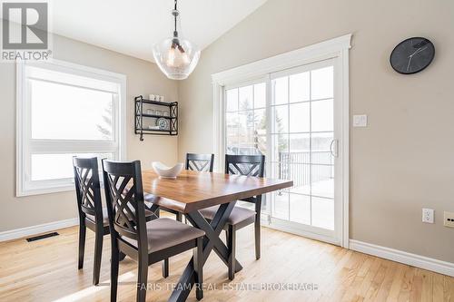 5518 25 Side Road, Essa, ON - Indoor Photo Showing Dining Room
