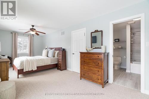 5518 25 Side Road, Essa, ON - Indoor Photo Showing Bedroom