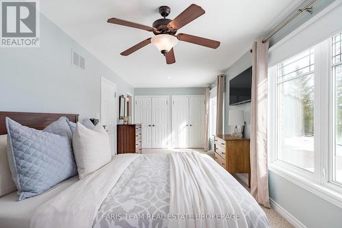 5518 25 Side Road, Essa, ON - Indoor Photo Showing Bedroom