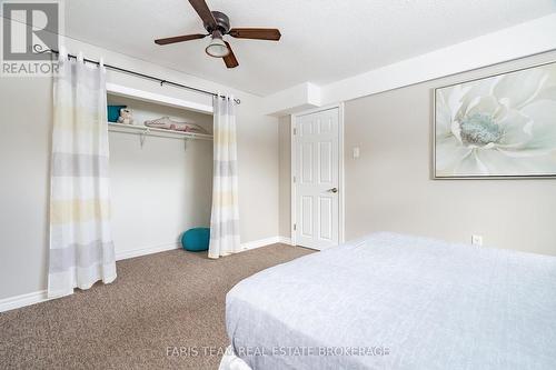 5518 25 Side Road, Essa, ON - Indoor Photo Showing Bedroom