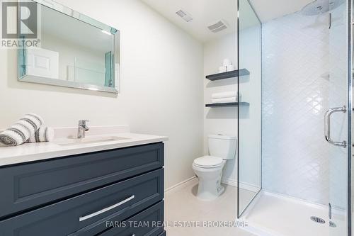 5518 25 Side Road, Essa, ON - Indoor Photo Showing Bathroom