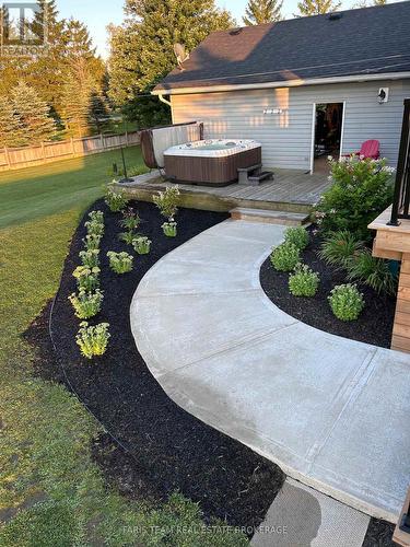 5518 25 Side Road, Essa, ON - Outdoor With Deck Patio Veranda