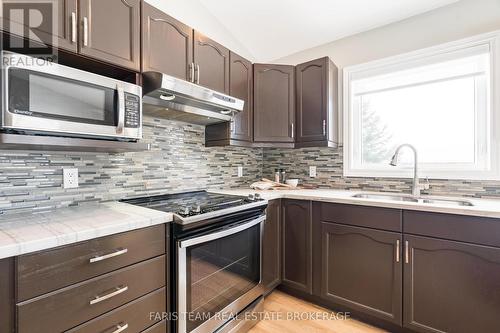 5518 25 Side Road, Essa, ON - Indoor Photo Showing Kitchen With Double Sink With Upgraded Kitchen