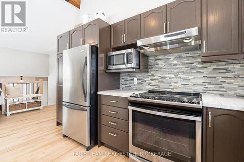5518 25 Side Road, Essa, ON - Indoor Photo Showing Kitchen