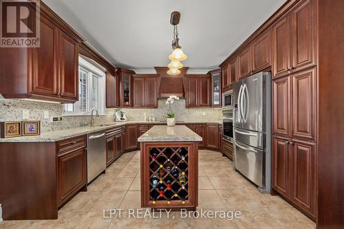 Gourmet Chef's Kitchen - 18 Wolford Court, Georgina, ON - Indoor Photo Showing Kitchen With Double Sink