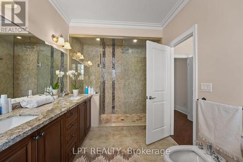 18 Wolford Court, Georgina, ON - Indoor Photo Showing Bathroom
