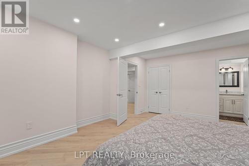 18 Wolford Court, Georgina, ON - Indoor