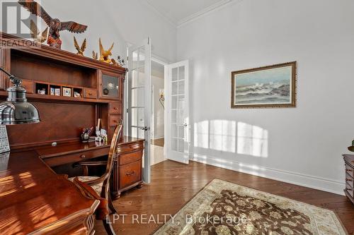 Light-Filled Den - 18 Wolford Court, Georgina, ON - Indoor