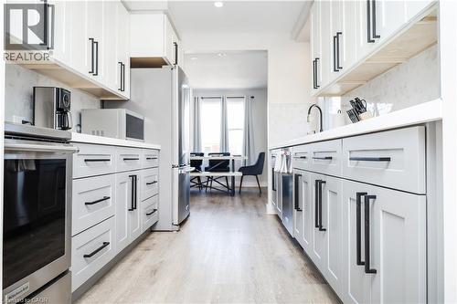 219 Macinnis Street, Welland, ON - Indoor Photo Showing Kitchen