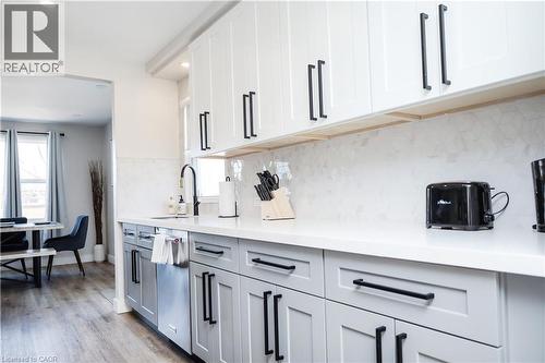 219 Macinnis Street, Welland, ON - Indoor Photo Showing Kitchen With Upgraded Kitchen