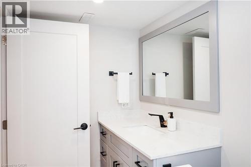 219 Macinnis Street, Welland, ON - Indoor Photo Showing Bathroom