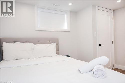 219 Macinnis Street, Welland, ON - Indoor Photo Showing Bedroom