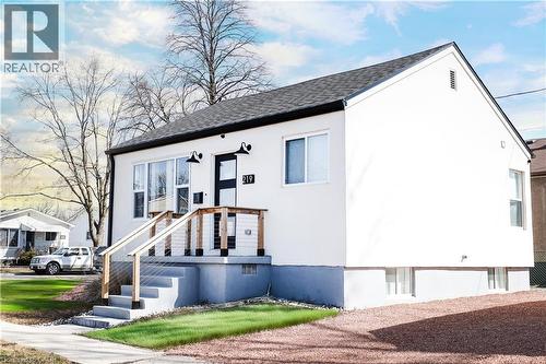 219 Macinnis Street, Welland, ON - Outdoor