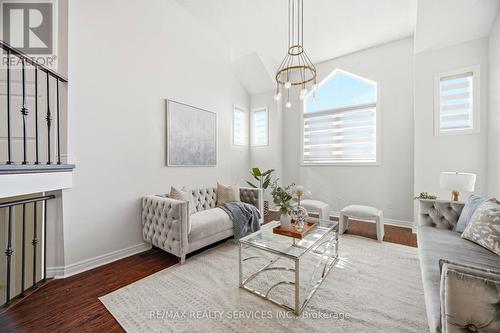 23 Wandering Trail Drive, Brampton, ON - Indoor Photo Showing Living Room