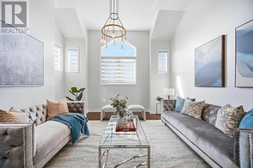 23 Wandering Trail Drive, Brampton, ON - Indoor Photo Showing Living Room