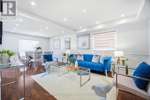 23 Wandering Trail Drive, Brampton, ON - Indoor Photo Showing Living Room