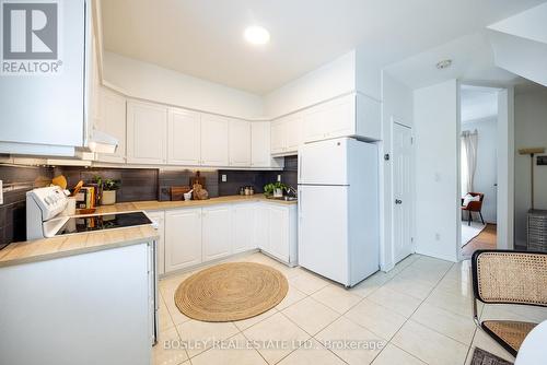 54 Lansdowne Avenue, Toronto, ON - Indoor Photo Showing Kitchen