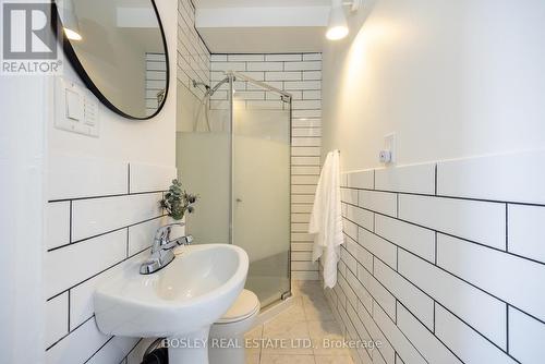 54 Lansdowne Avenue, Toronto, ON - Indoor Photo Showing Bathroom