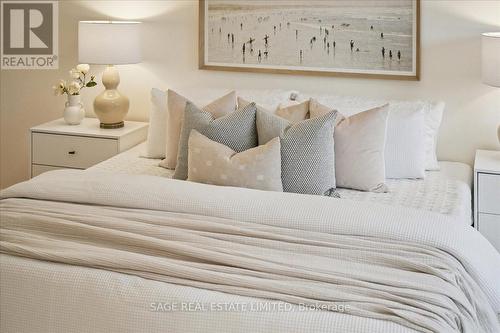 3036 Swansea Drive, Oakville, ON - Indoor Photo Showing Bedroom
