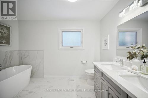 3036 Swansea Drive, Oakville, ON - Indoor Photo Showing Bathroom