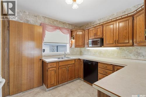 3 Valens Drive, Saskatoon, SK - Indoor Photo Showing Kitchen With Double Sink