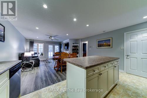 65 Meadow Lane, Wasaga Beach, ON - Indoor Photo Showing Kitchen
