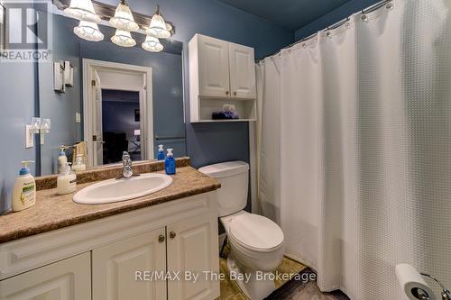 65 Meadow Lane, Wasaga Beach, ON - Indoor Photo Showing Bathroom