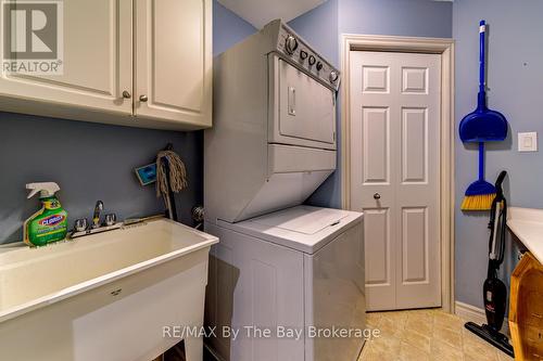 65 Meadow Lane, Wasaga Beach, ON - Indoor Photo Showing Laundry Room