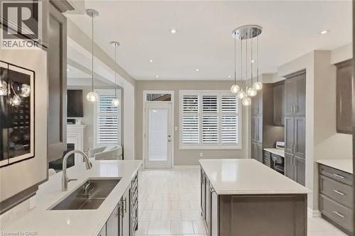 355 Wisteria Way, Oakville, ON - Indoor Photo Showing Kitchen With Upgraded Kitchen