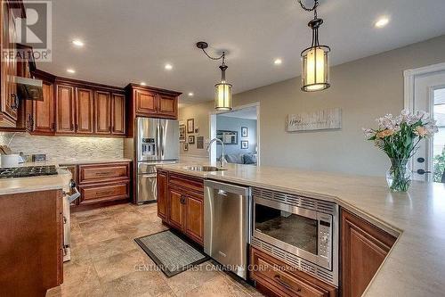 157 Wheeler Avenue, Thames Centre, ON - Indoor Photo Showing Kitchen