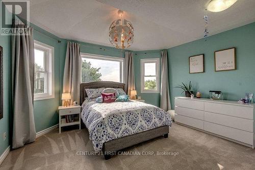 157 Wheeler Avenue, Thames Centre, ON - Indoor Photo Showing Bedroom