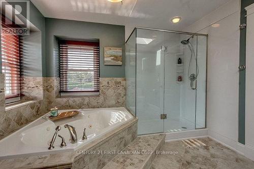 MASTER ENSUITE - 157 Wheeler Avenue, Thames Centre, ON - Indoor Photo Showing Bathroom