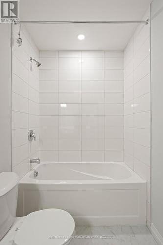 6901 Heathwoods Avenue, London South (South V), ON - Indoor Photo Showing Bathroom