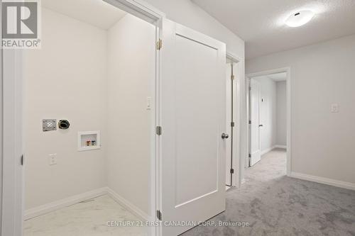 6909 Heathwoods Avenue, London South (South V), ON - Indoor Photo Showing Other Room