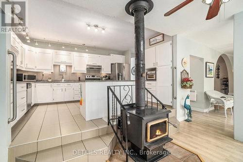 899 Concession 1 Road, Alfred And Plantagenet, ON - Indoor Photo Showing Kitchen With Double Sink