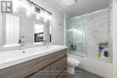 51 - 1803 Lamoureux Drive, Ottawa, ON - Indoor Photo Showing Bathroom