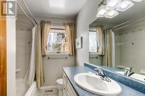 147 Cranbrook Crescent, Sudbury, ON - Indoor Photo Showing Bathroom