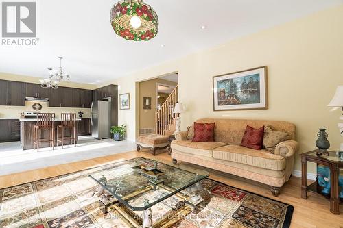 1041 Wickham Road, Innisfil, ON - Indoor Photo Showing Living Room