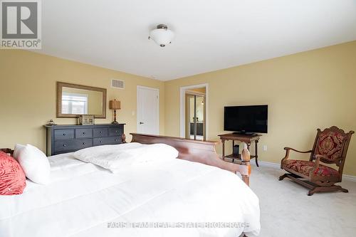 1041 Wickham Road, Innisfil, ON - Indoor Photo Showing Bedroom