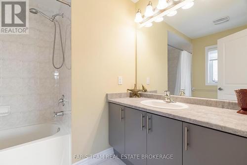 1041 Wickham Road, Innisfil, ON - Indoor Photo Showing Bathroom